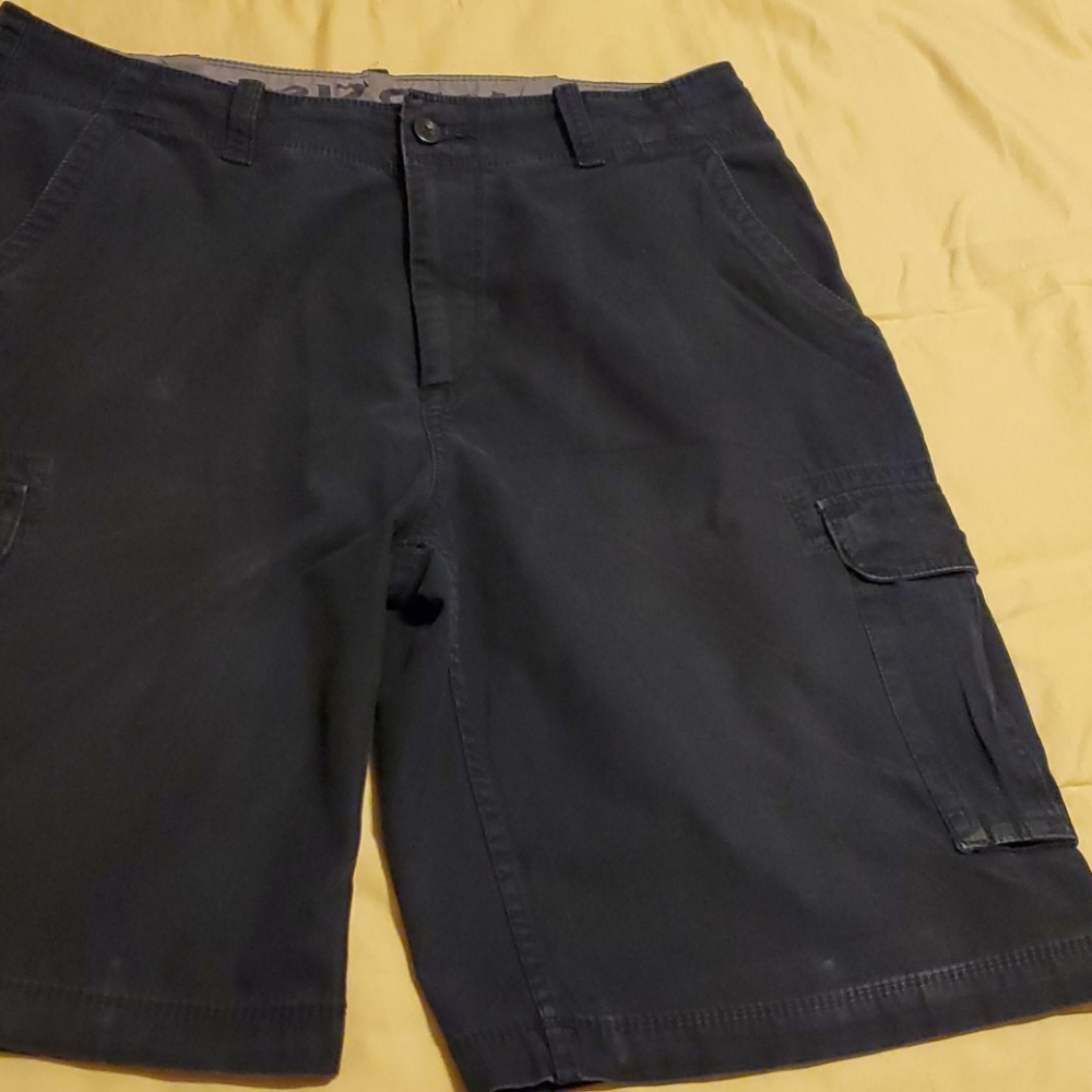 Arizona Black Cargo shorts